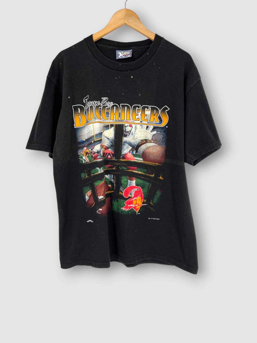 Vintage 1995 Tampa Bay Buccaneers NFL Lee Sport Graphic Tee Faded Black Size XL